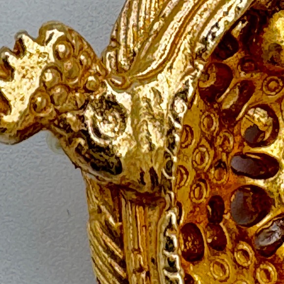 Vintage Ciner Turtle Brooch Gold Tone Coral And Pearl Beads 2 Inch
Head Moves - Picture 7 of 11